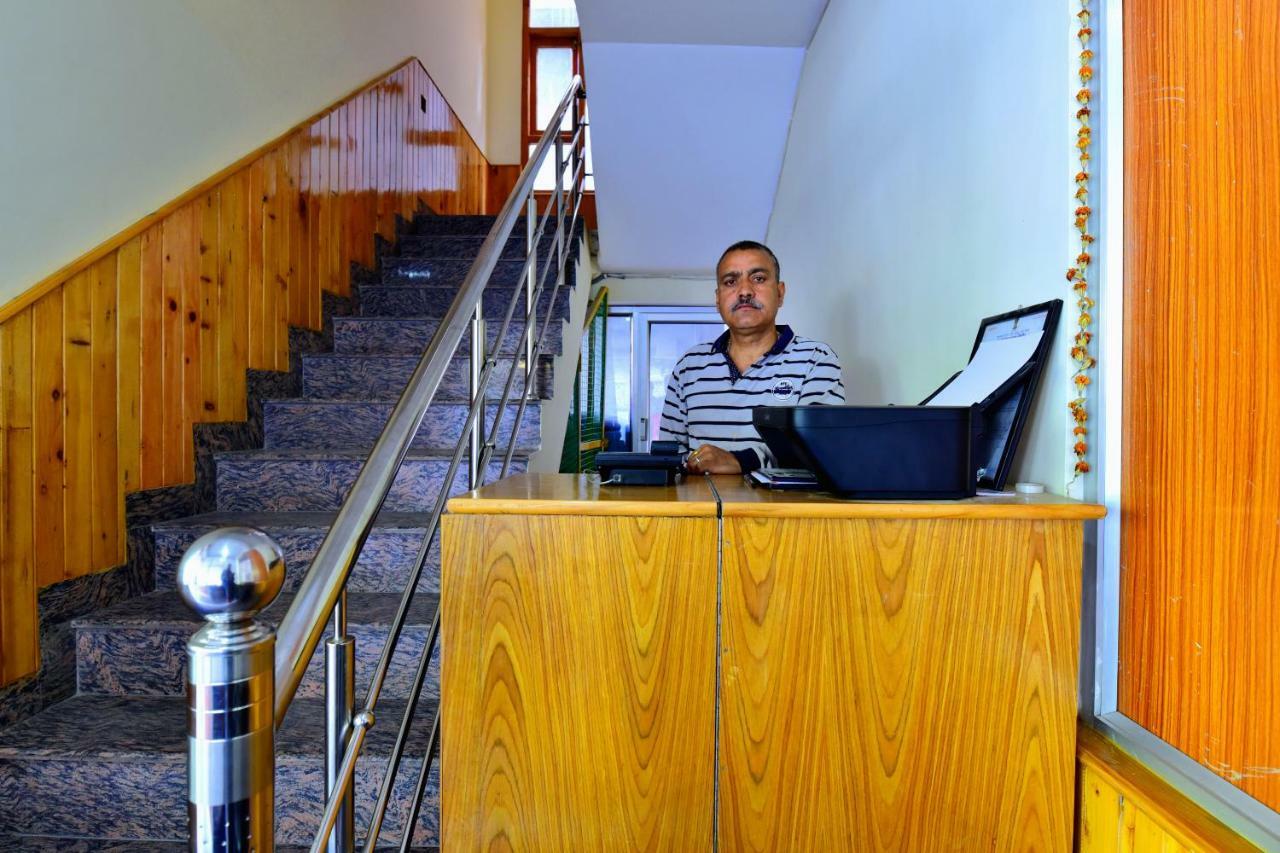 Oyo 38661 Hotel Apna Ghar Manāli Eksteriør bilde